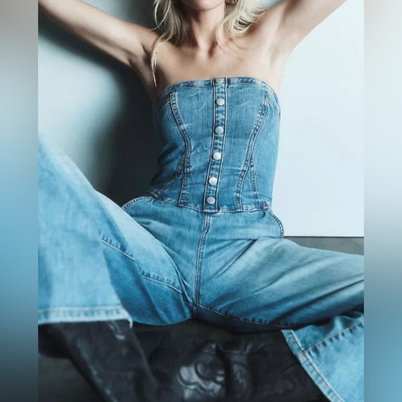 NWT! Anthropologie Pilcro Strapless Denim Corset Jumpsuit - Size 4  ❄️ - Picture 2 of 2